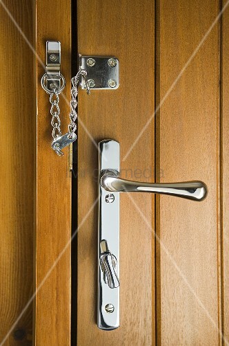 Schloss an der Tür – Bild kaufen – living4media