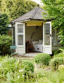 Cottage Revival in the Cotswolds