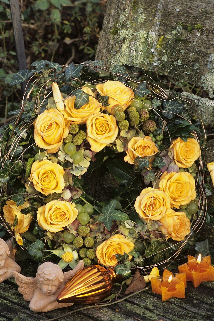 A Christmas wreath with roses