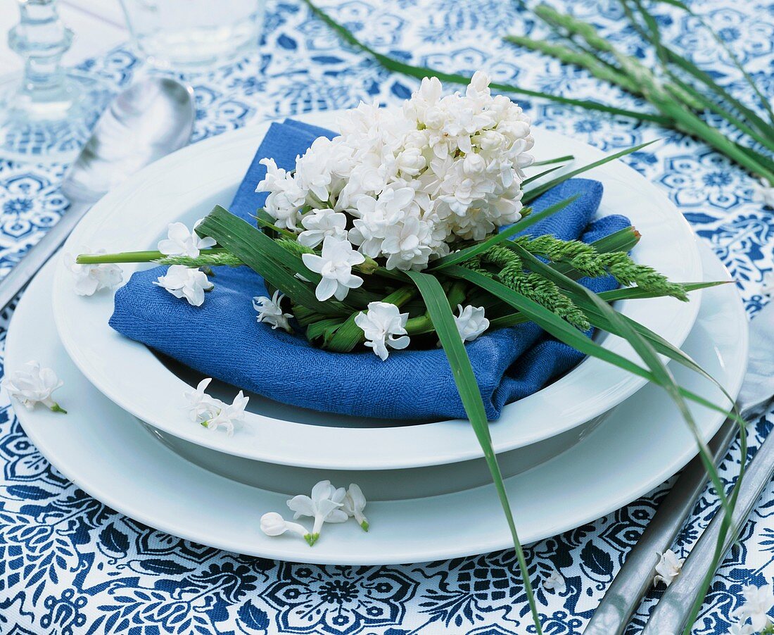 Lilac and grasses (plate decoration)