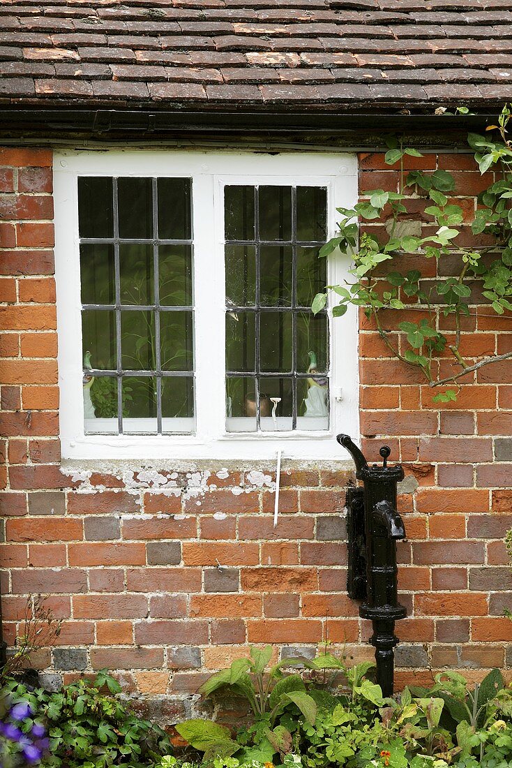 An English country house (a window and a water fountain)