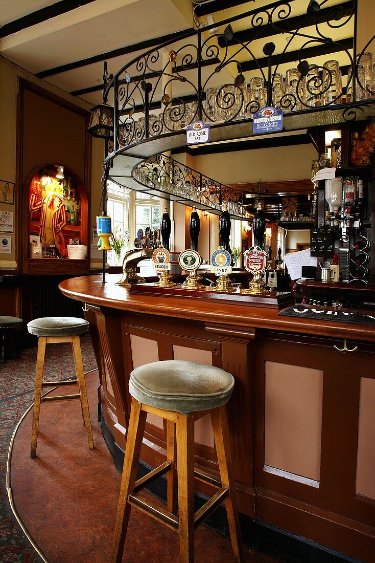 Traditioneller britischer Pub (The Fox, West London)