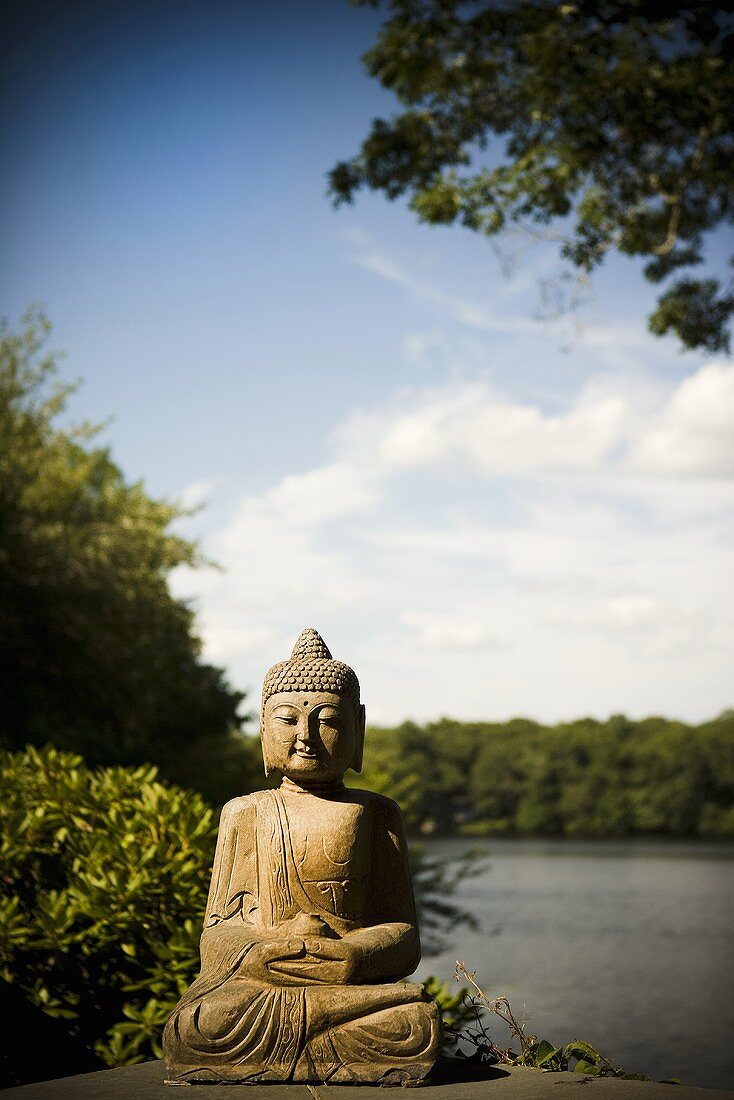 Buddha Lakeside