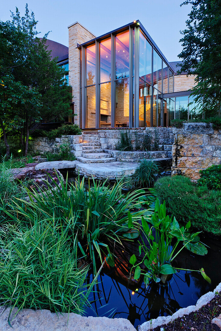 Luxury Home Garden and Pond, Dallas, Texas, USA