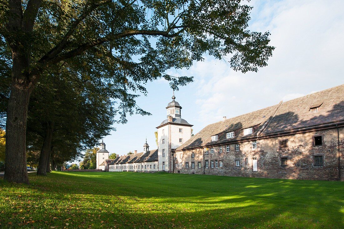 Schloss Corvey - Vorburg mit Türmen