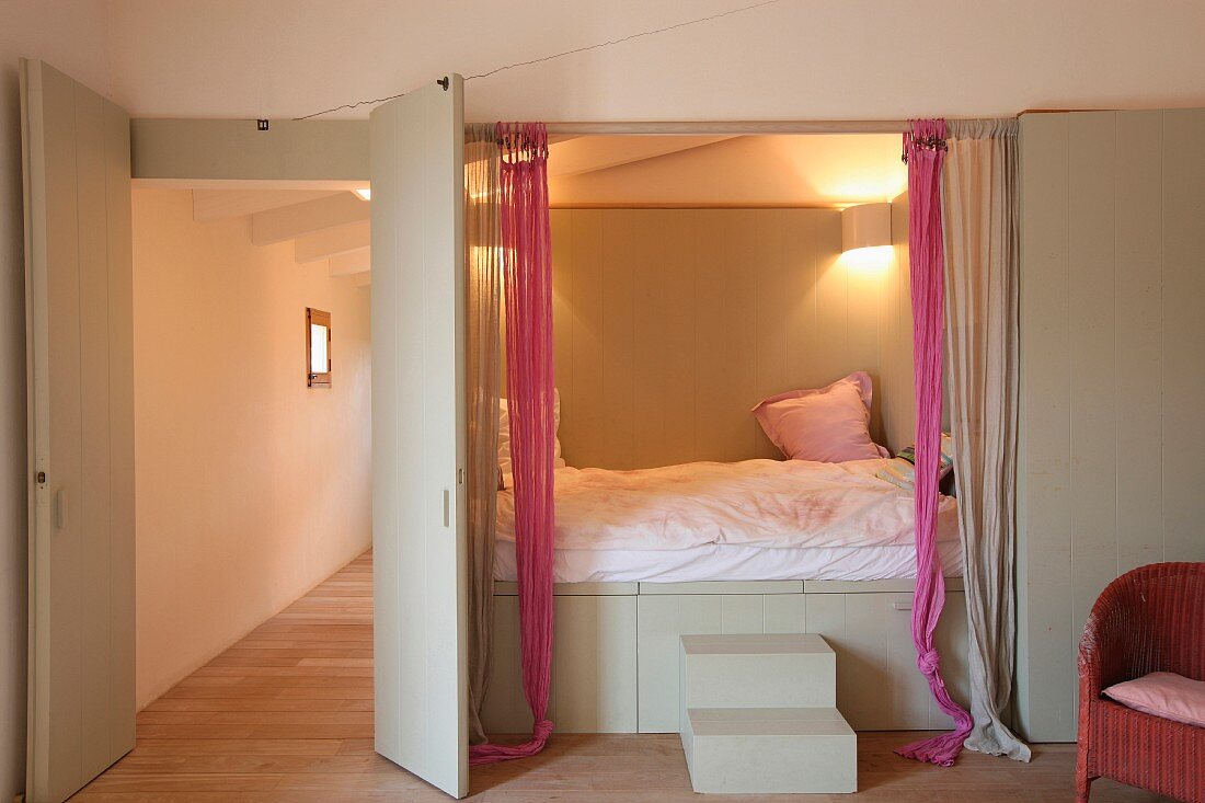 Steps up to bed in cubby