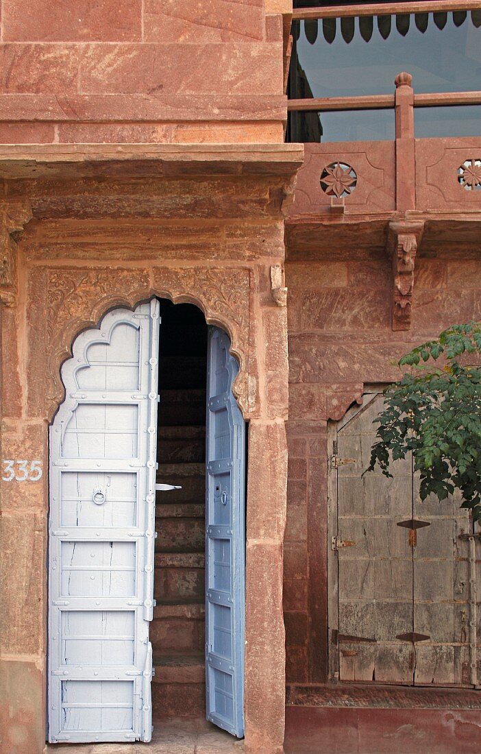 Entrance leading to guest room in Raas Haveli Hotel, Jodhpur, India
