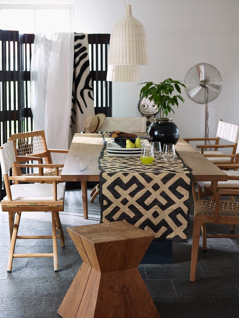 African-style dining room