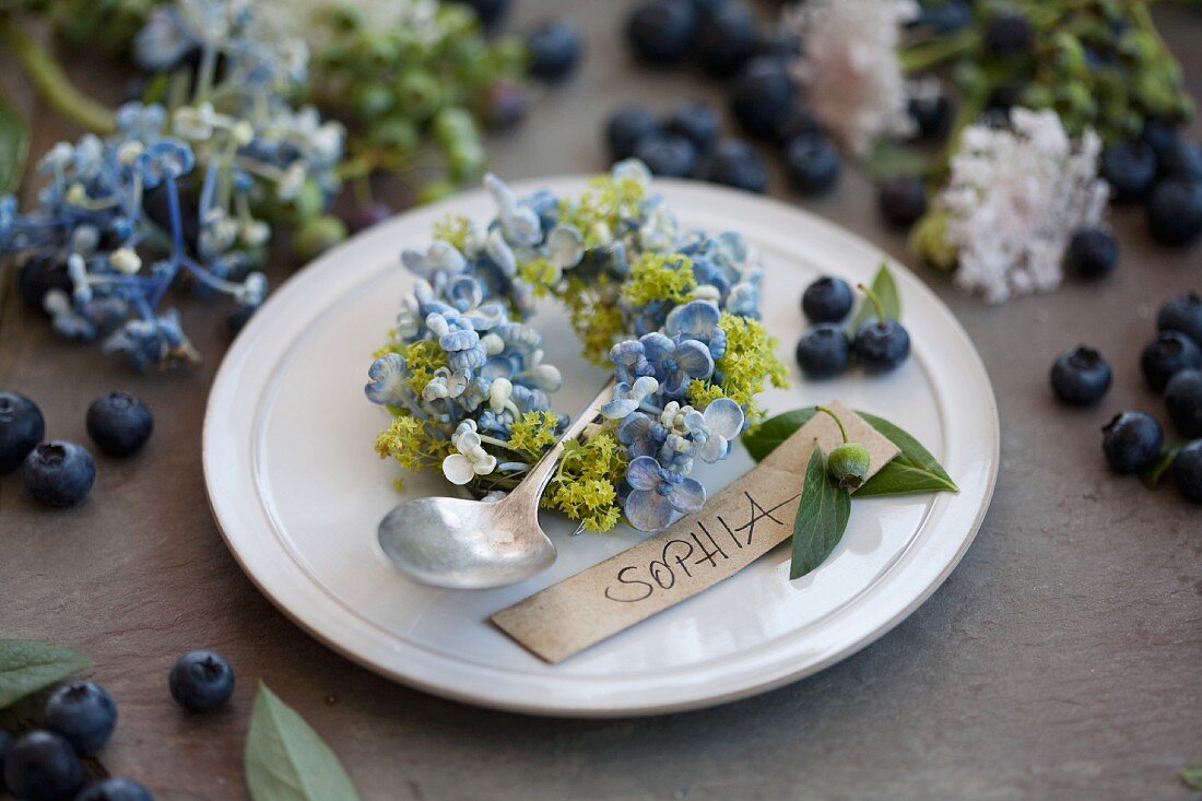 Wreath of hydrangea & lady's mantle florets with name tag