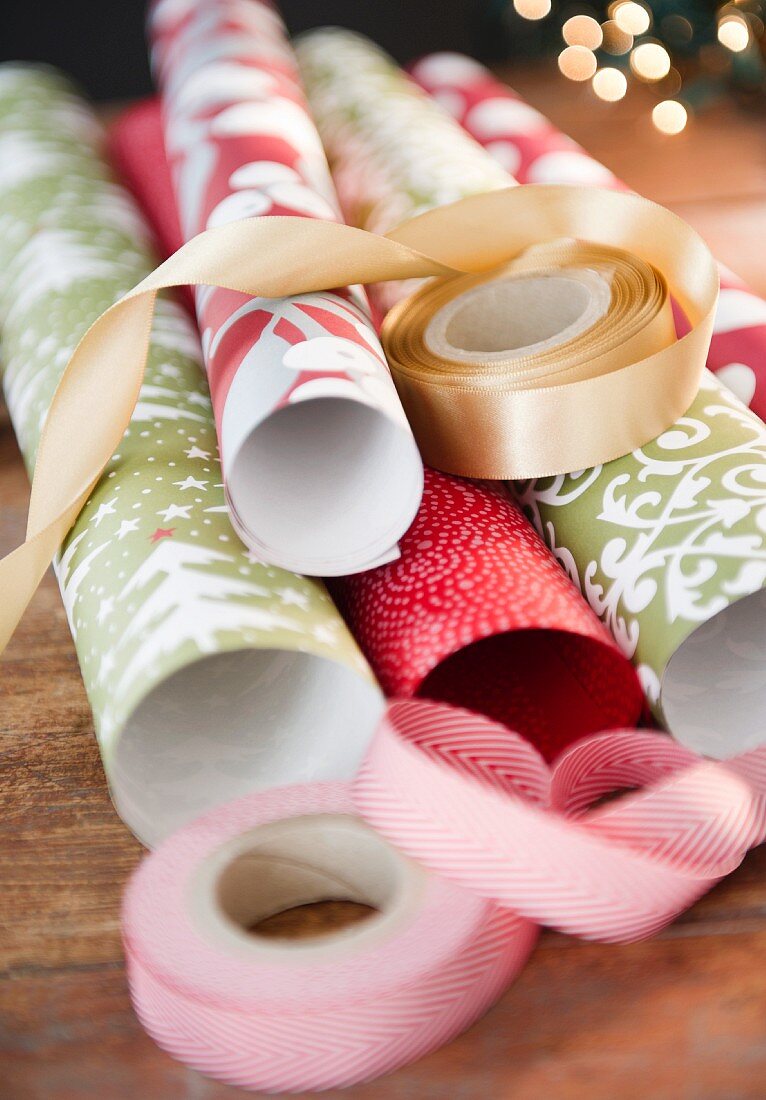 Wrapping papers and ribbons