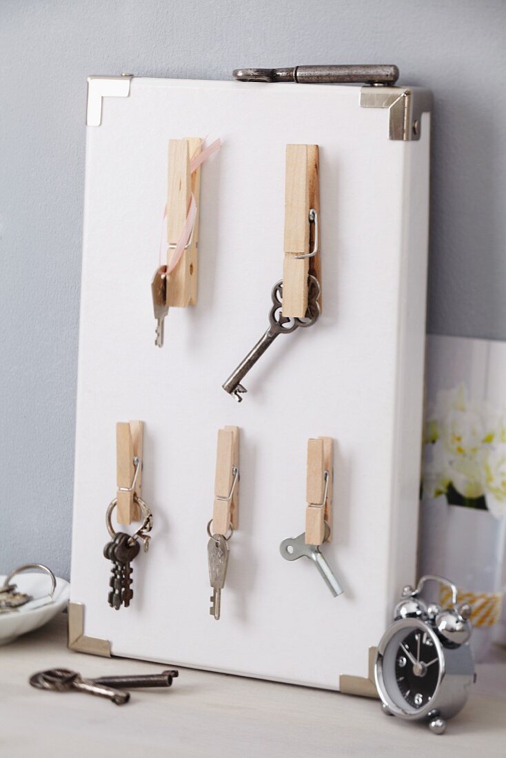 DIY key rack with clothes pegs