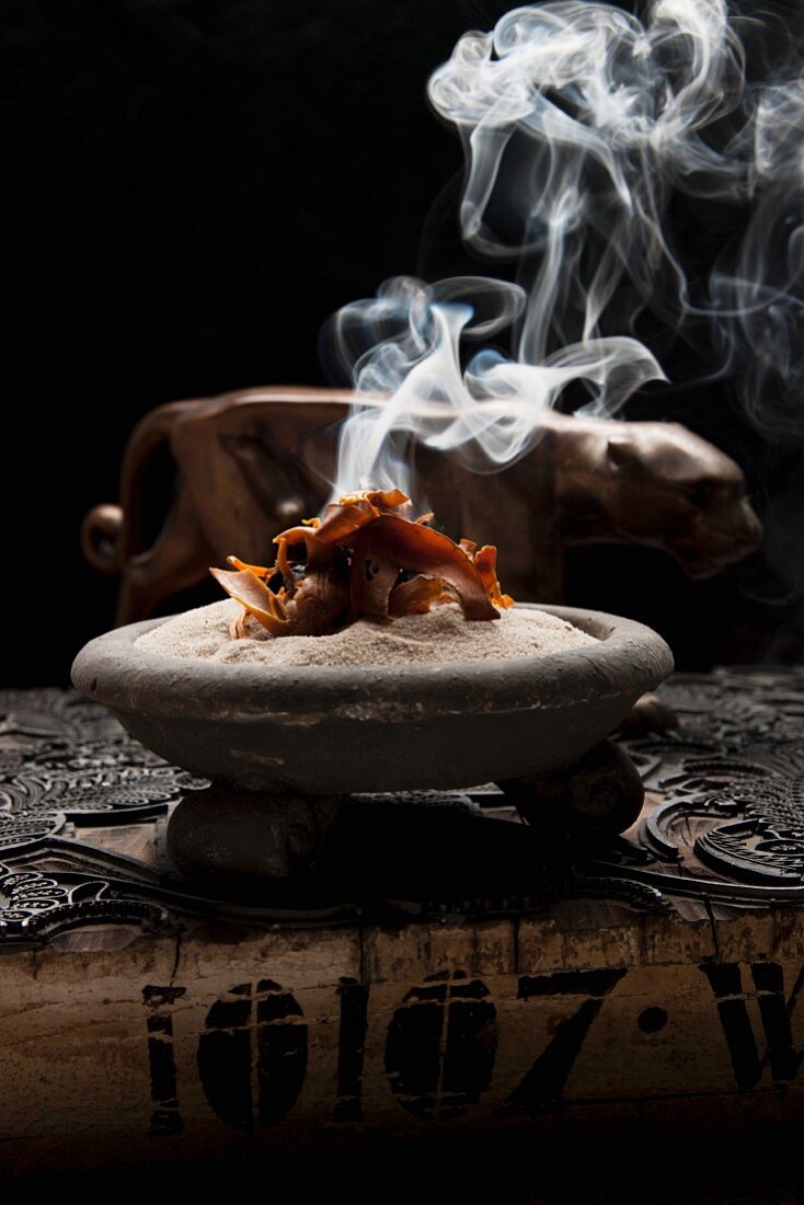 Burning mace (incense)