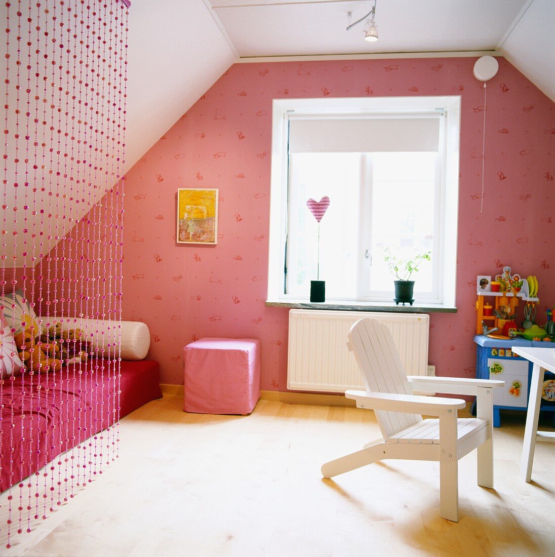 A girls room in pink