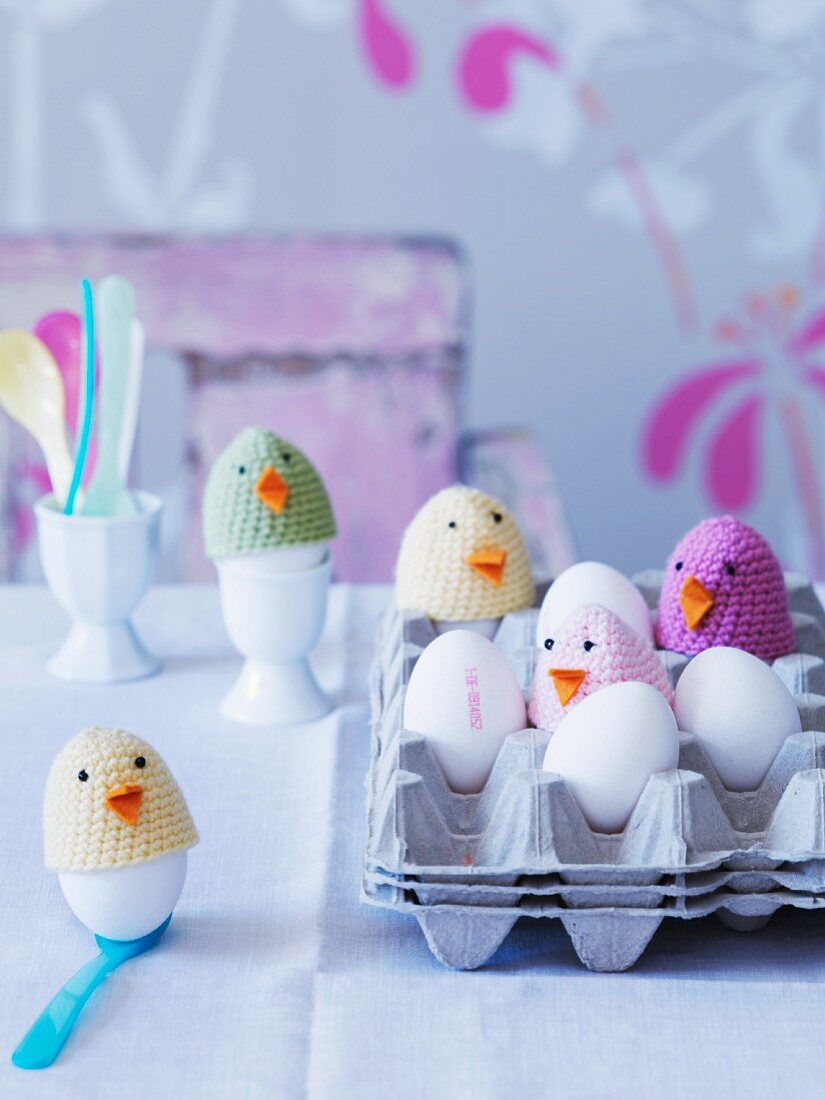Gehäkelte Eierwärmer in Kükenform fürs Osterfest