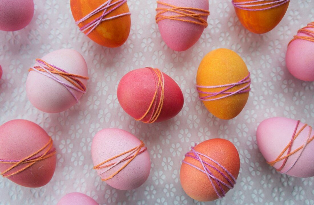 Dyed Easter eggs wrapped with yarn (full picture)