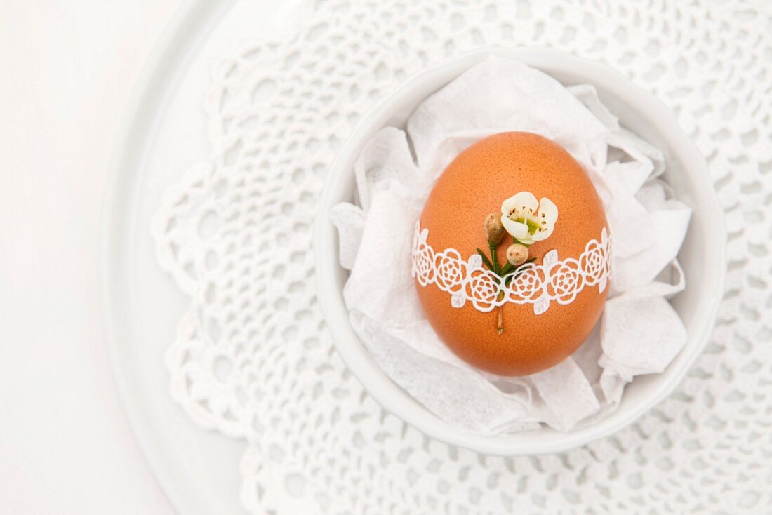 Easter place setting with egg