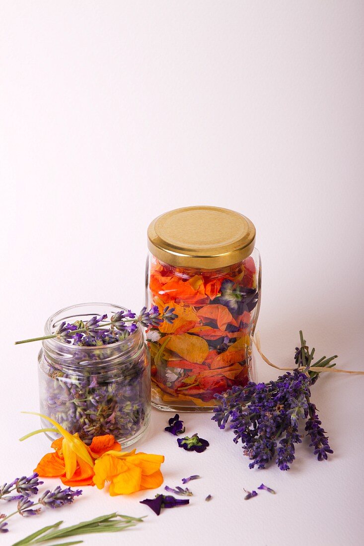 Dried lavender flowers and various flower petals