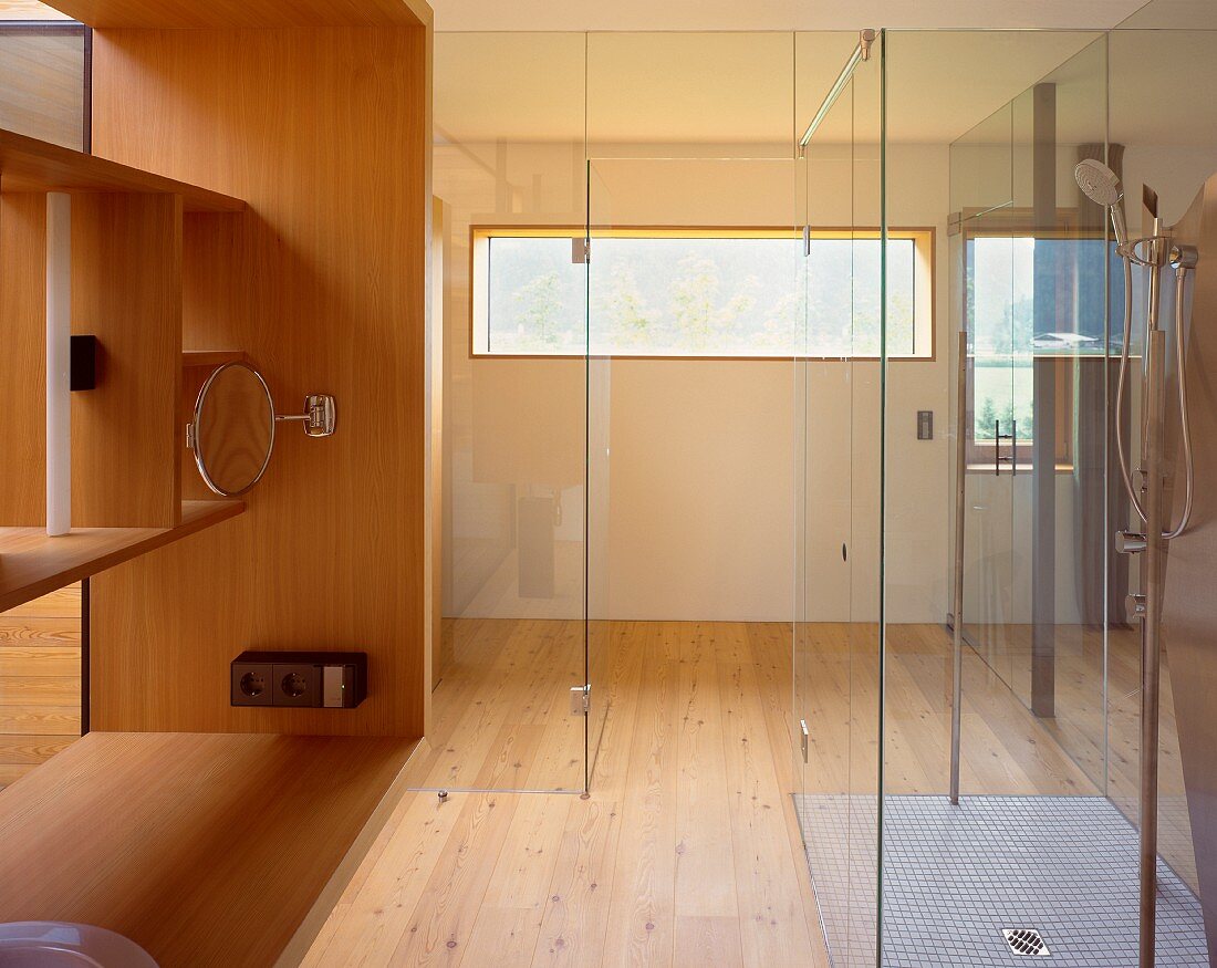 Glass shower cubicle