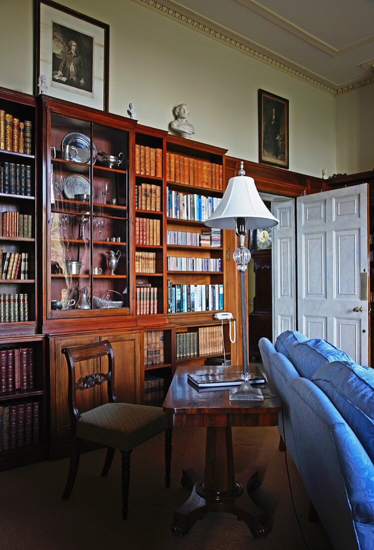 Bibliothek in einem englischen Herrenhaus