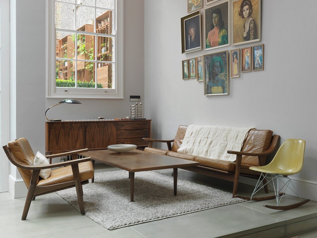 Wohnraum mit 50er Jahre Möbeln