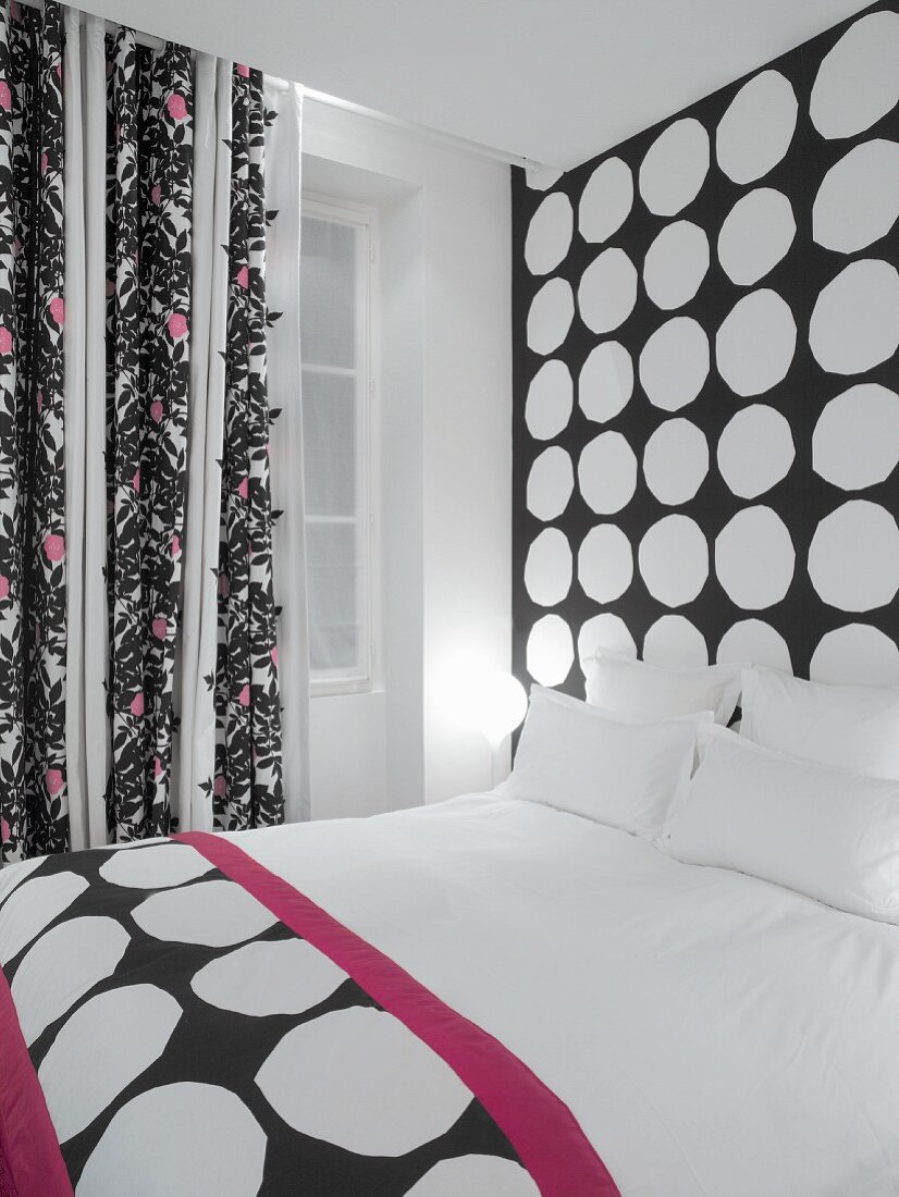 Mixture of black and white patterns in modern hotel room