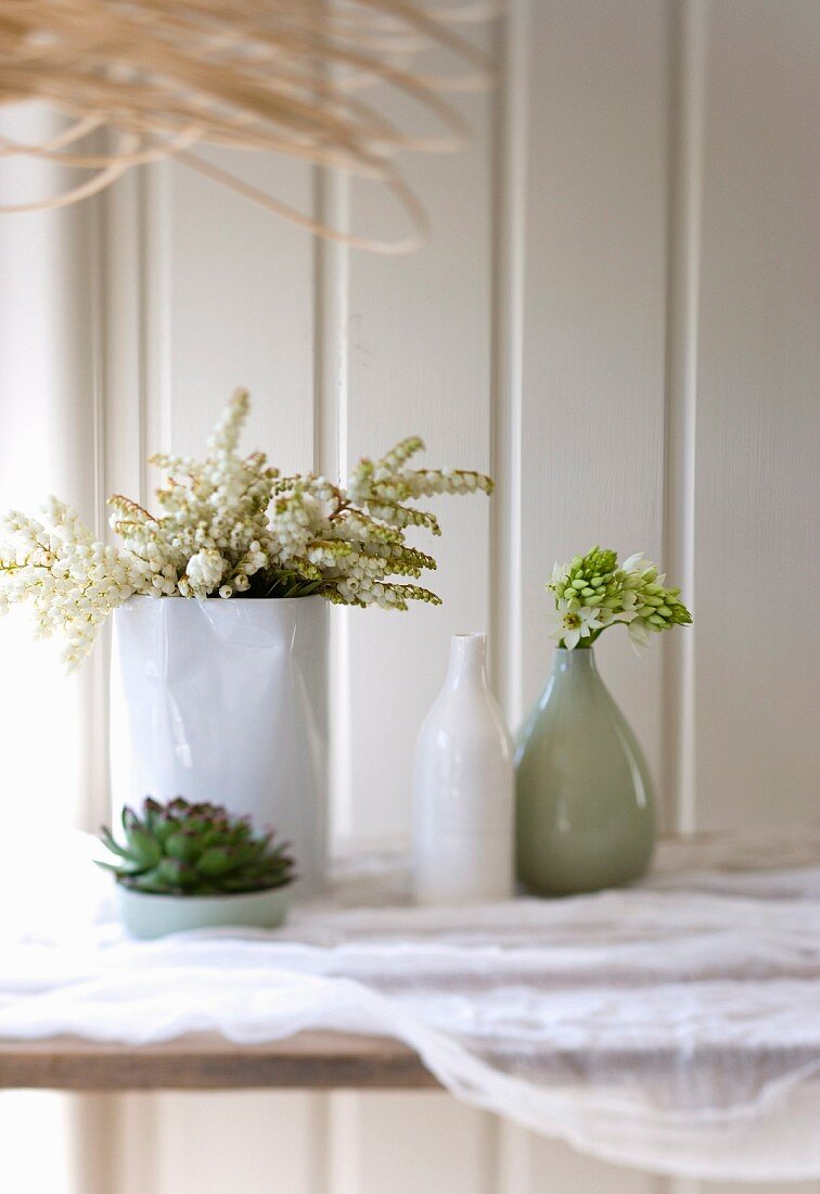 White flowers as table decoration