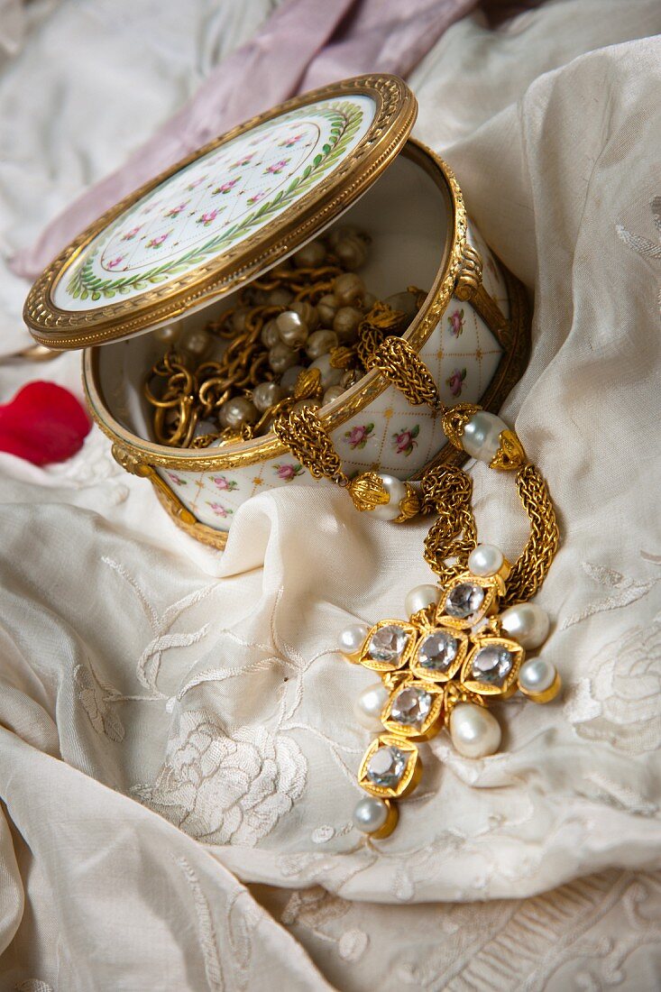 Antique jewellery box with necklace