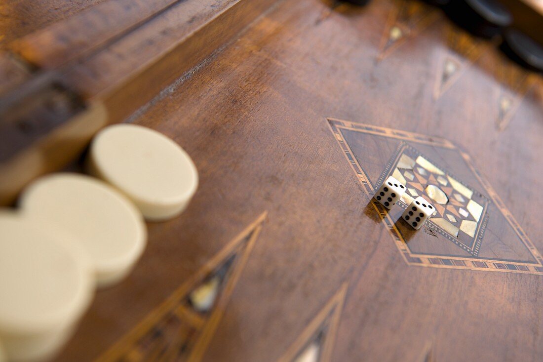 Tawla (Arabian backgammon)
