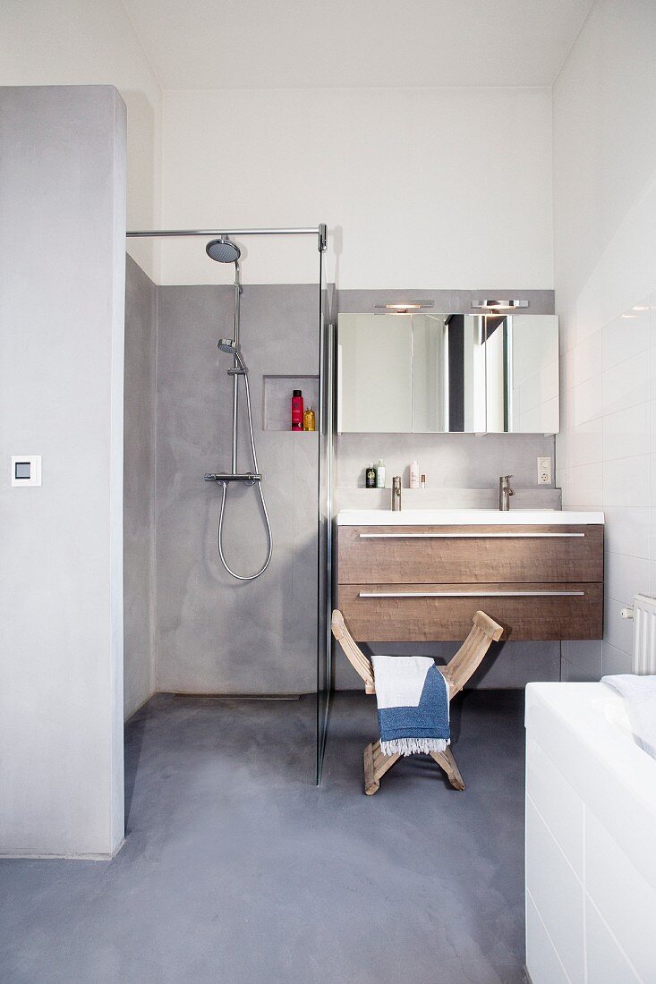 Minimalist bathroom in shades of grey