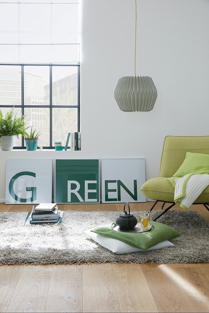 DIY-Dreiteiler mit Schrift 'Green' als Wanddeko