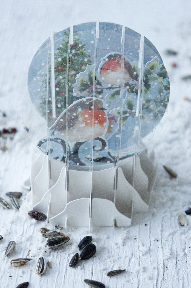 Pop Up Schneekugel aus Papier mit Vögelchenmotiv
