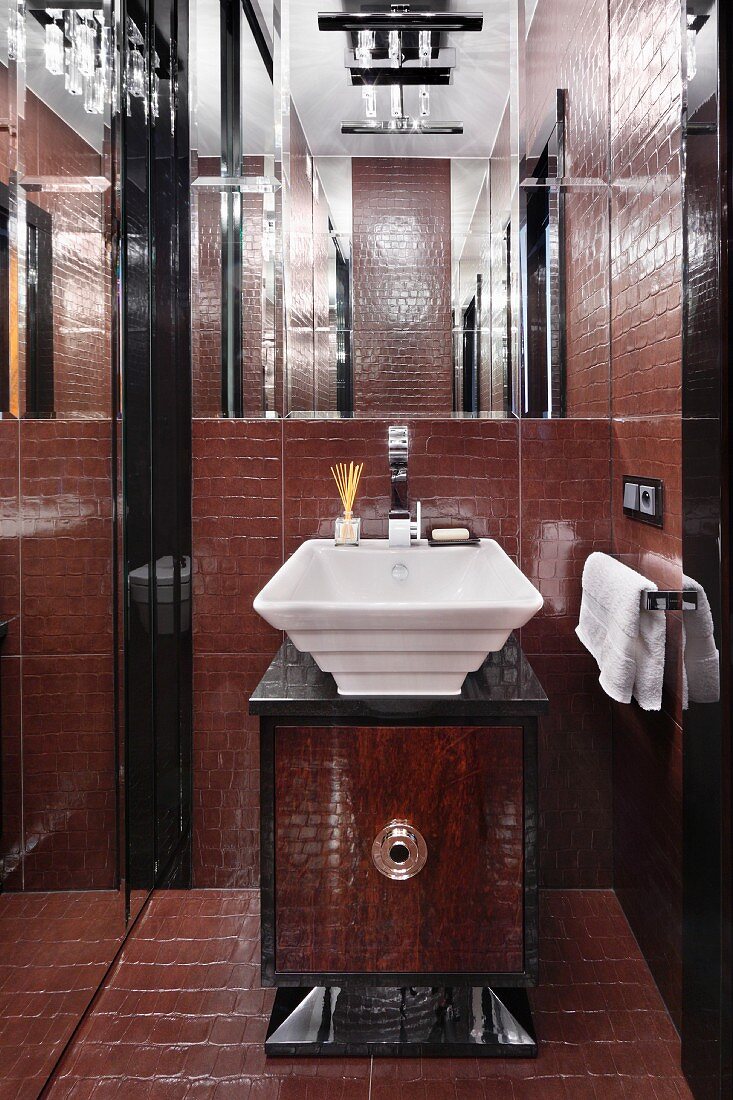 Tiled bathroom with Art Deco washstand