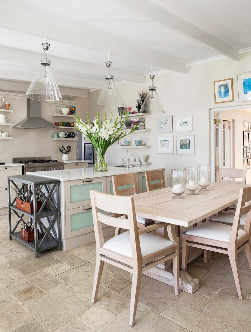 Kitchen and dining set in modern country-house style