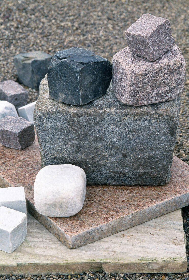 Natursteine - Quarzit-, Granitplatte, Kopfsteinpflaster,