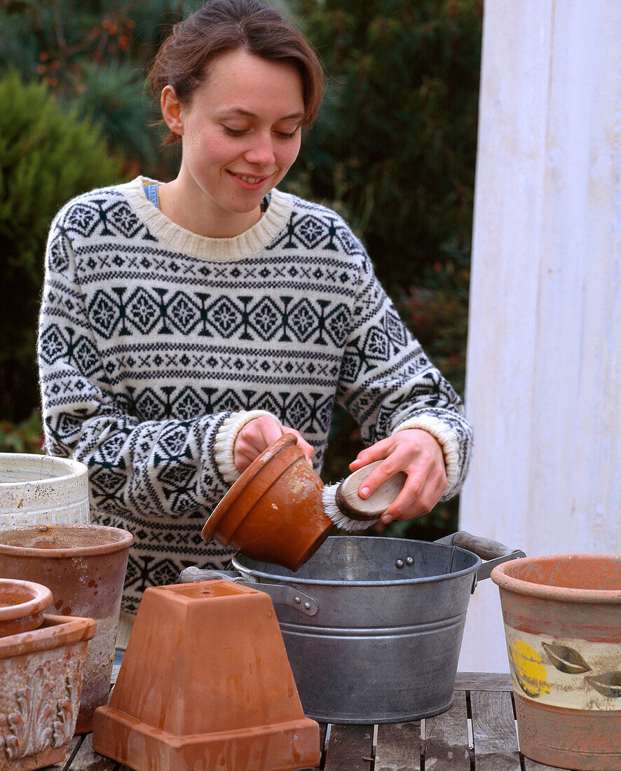 Clean clay pots with vinegar water