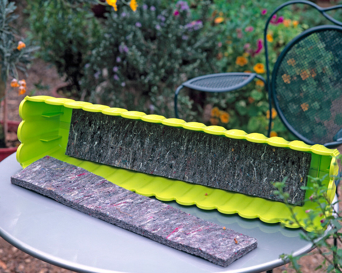 Irrigation mat for window boxes