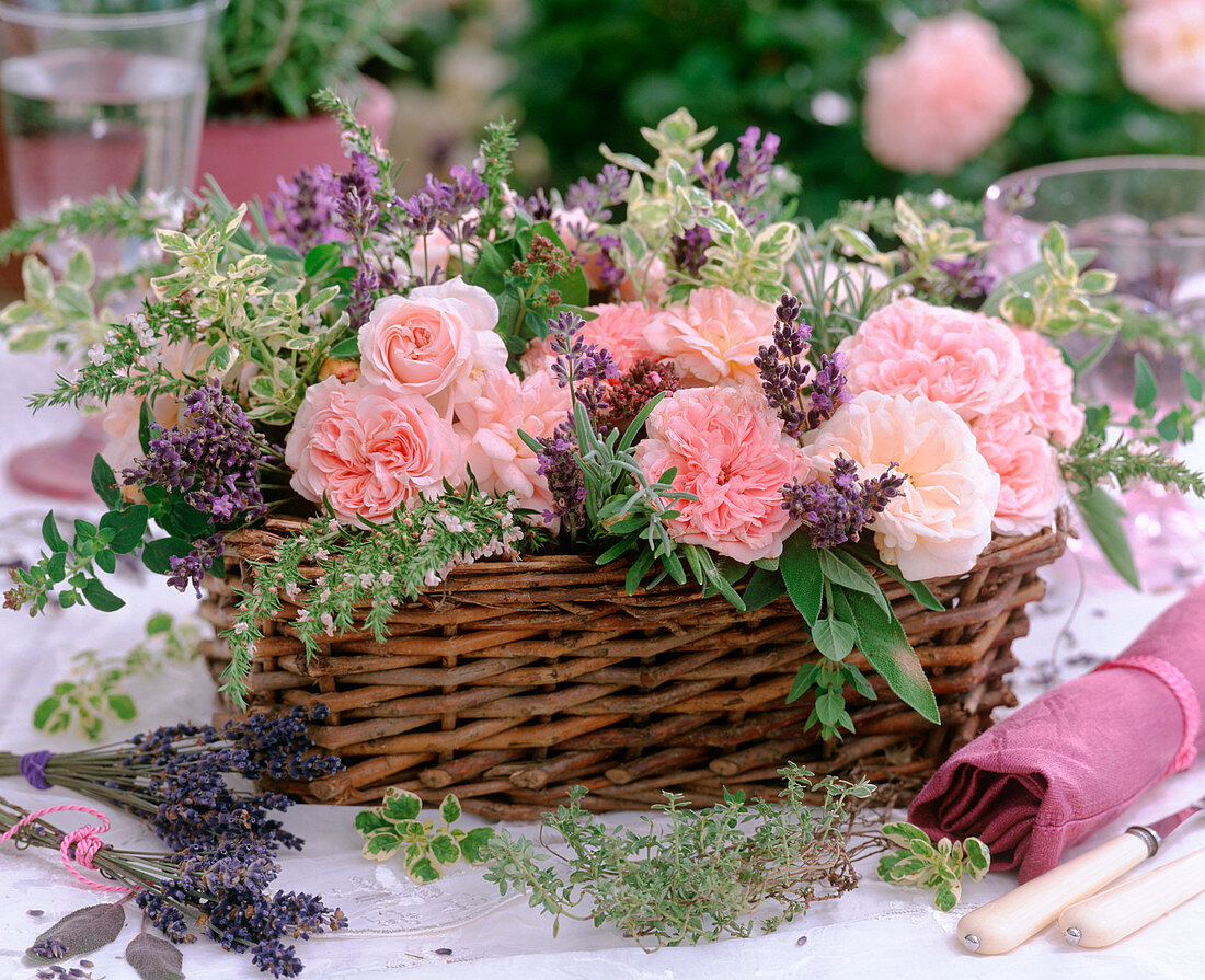 Basket with pink (roses, lavandula (lavender)