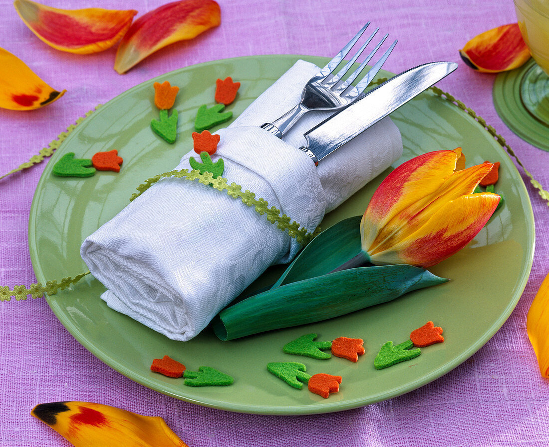 White napkin Rolled as a cutlery bag
