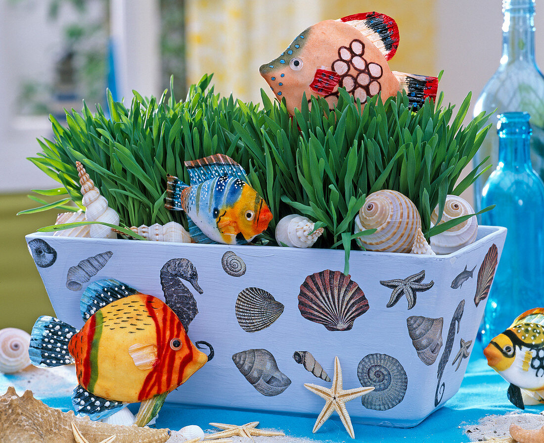 Designing planters and boxes with maritime napkin decoration