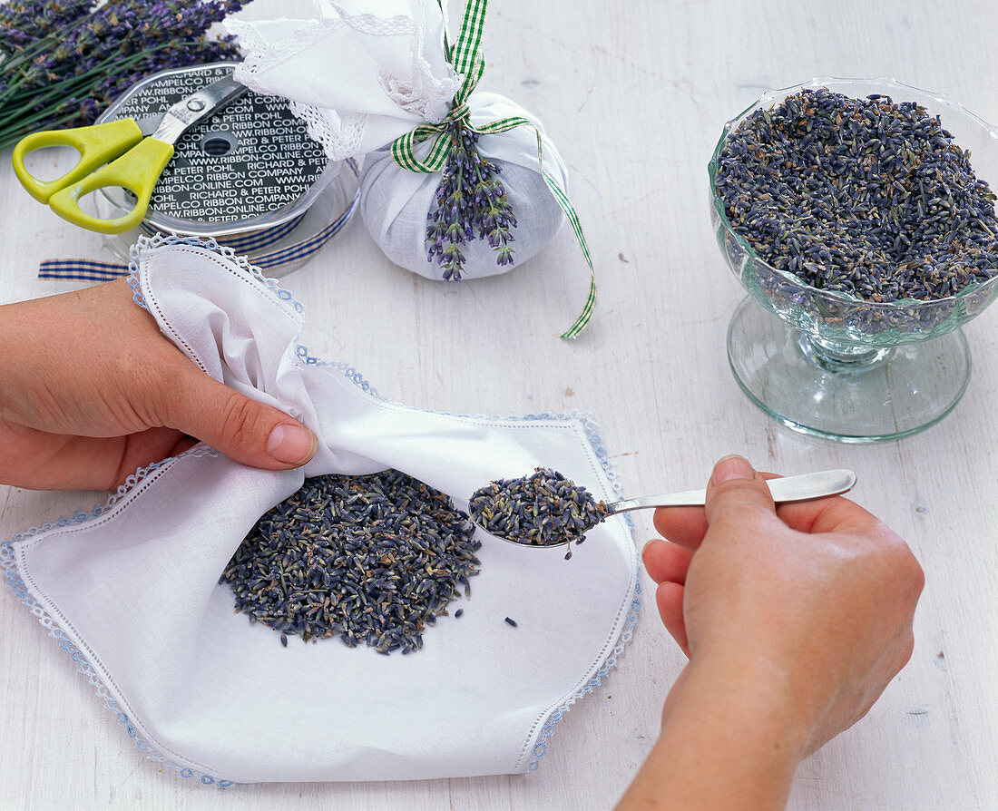 Making lavender sachets yourself