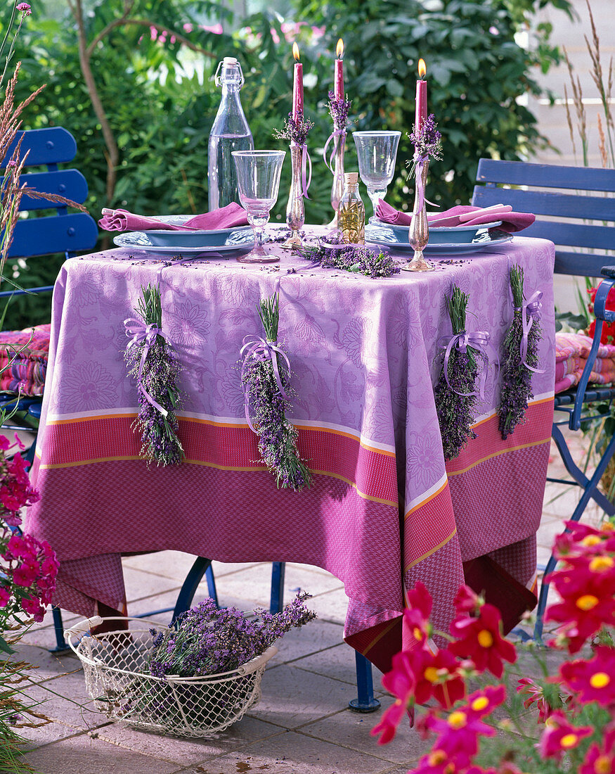 Lavender, sea lavender bouquets as table decoration
