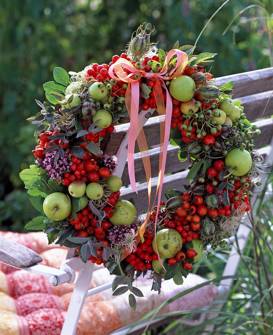 Wreath of apples and berries