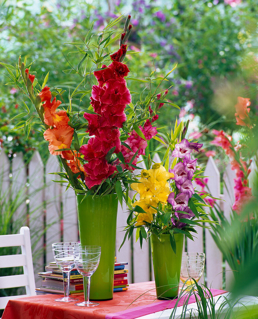 Bouquets made of gladiolus and phyllostachys (bamboo)