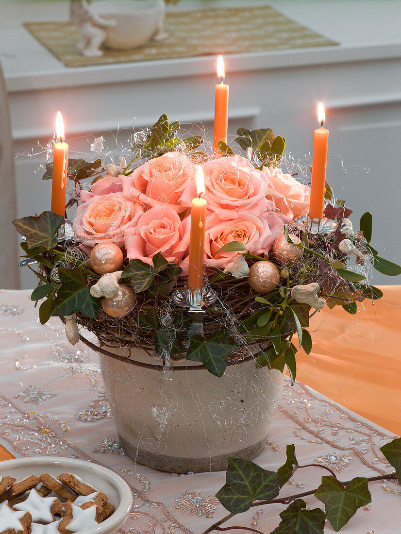 Unusual Advent wreath with pink (rose)