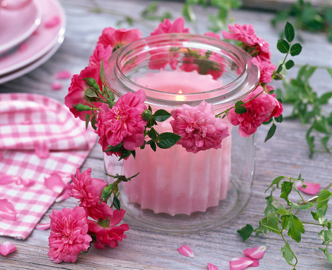 Windlicht mit Rosa (Rosen) in Einmachglas