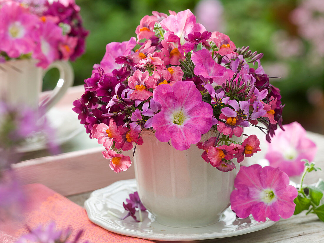 Strauß aus Rückschnitt von Sommerblumen