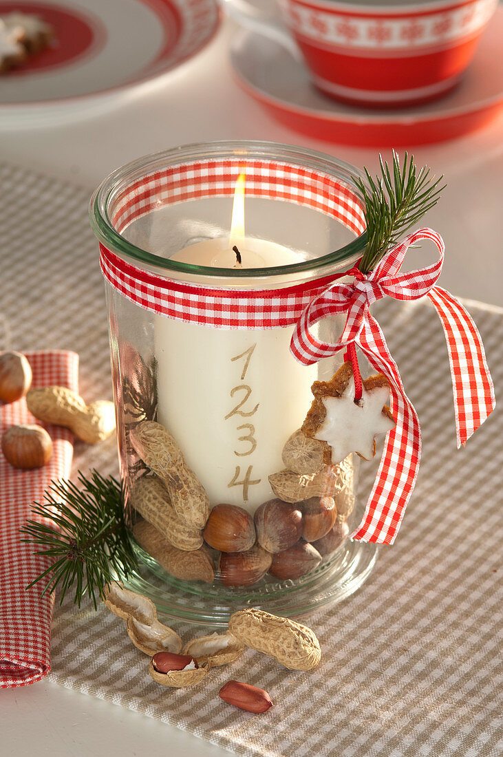 One-candle Advent wreath in mason jar