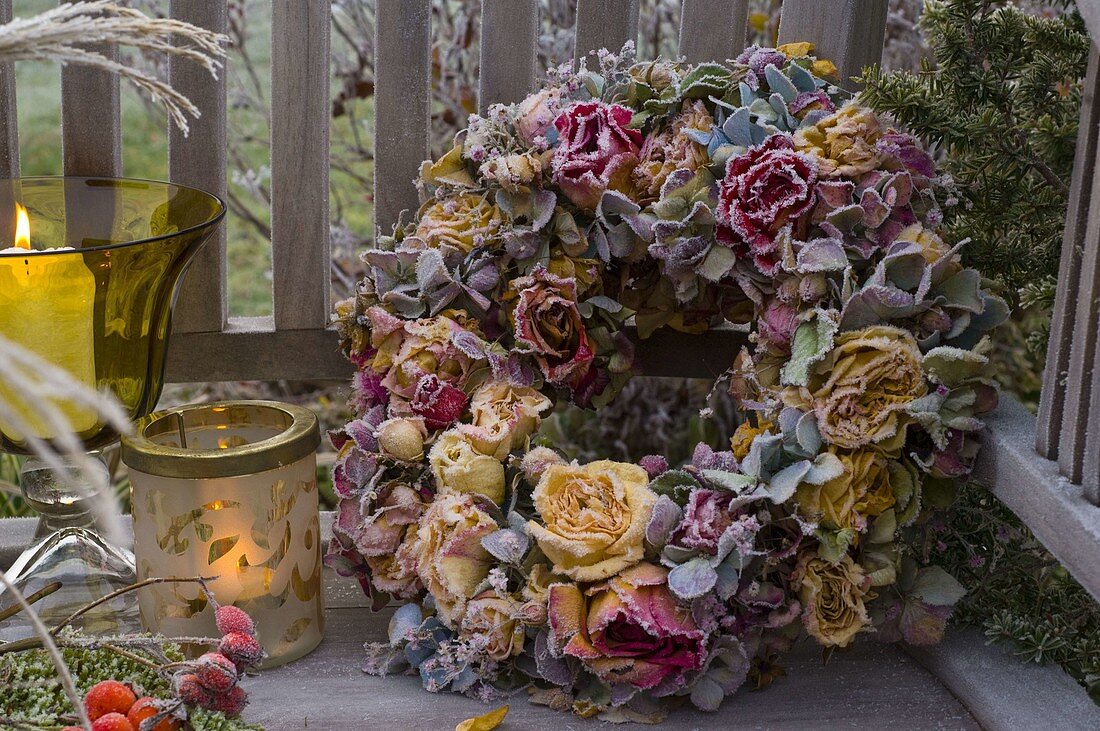 Pink (rose) wreath, hydrangea (hydrangea)
