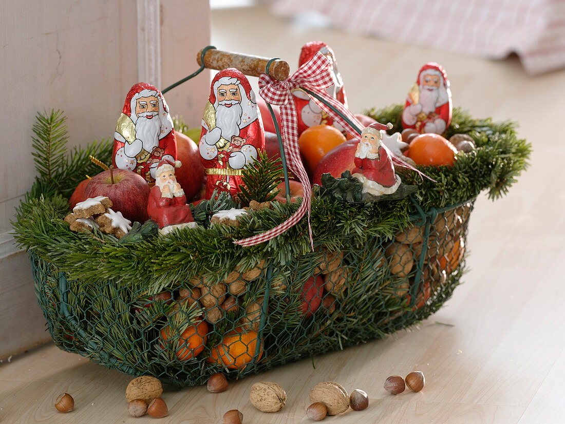 Nicholas basket with abies, chocolate and ceramic St. Nicholas