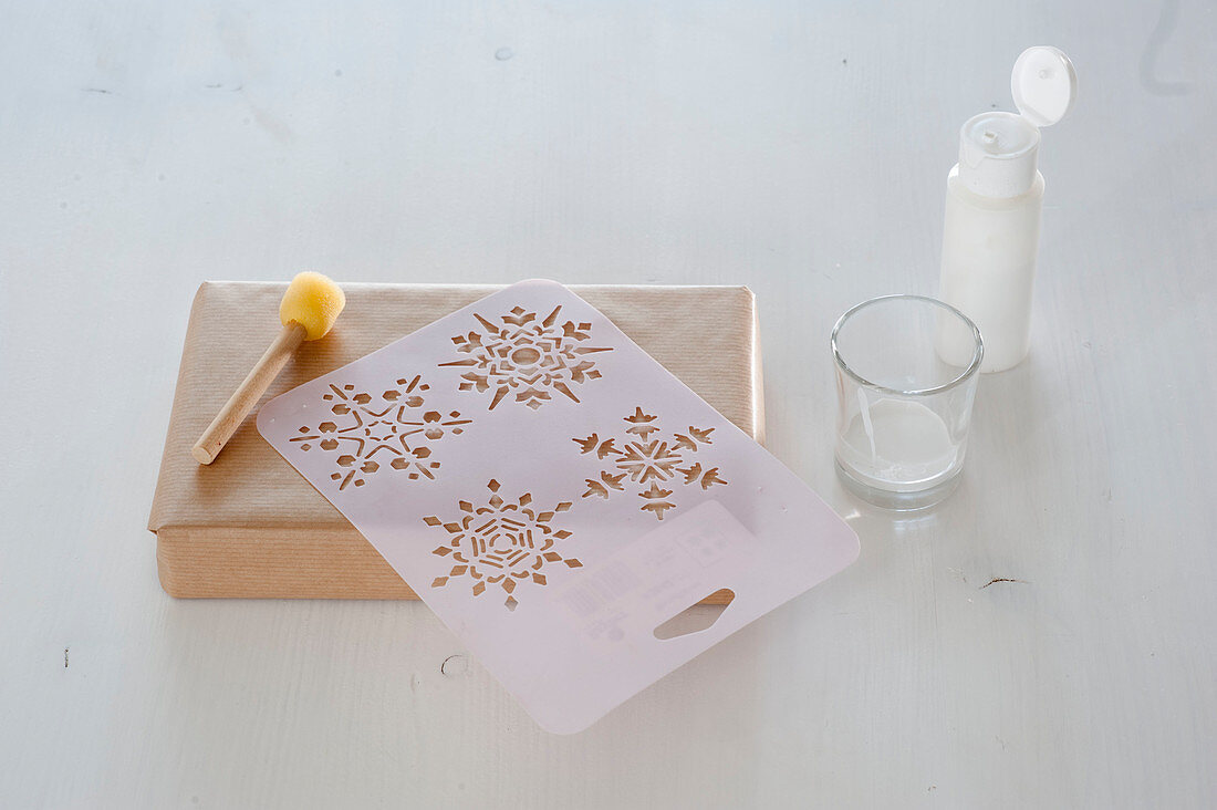 Design Christmas paper yourself